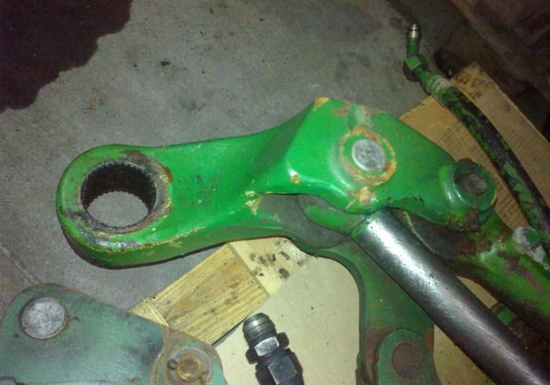 JOHN DEERE RAMIĘ PODNOŚNIKA - Hydraulique pour Machine agricole: photos 1 JOHN DEERE RAMIĘ PODNOŚNIKA - Hydraulique pour Machine agricole: photos 1