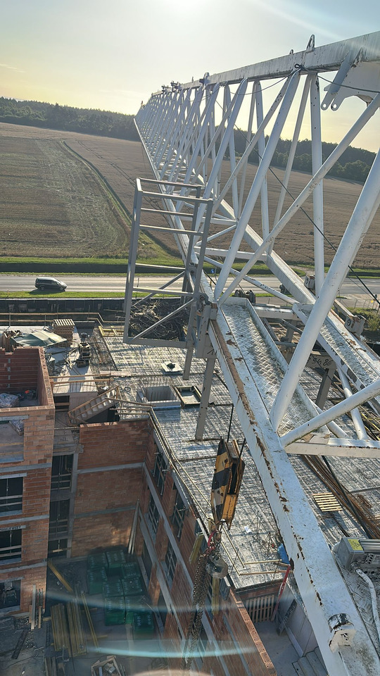 Liebherr 130 EC-B6 FR.Tronic - Grue à tour: photos 5 Liebherr 130 EC-B6 FR.Tronic - Grue à tour: photos 5