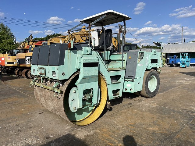 BOMAG BW144AC-2 - Compacteur mixte: photos 1 BOMAG BW144AC-2 - Compacteur mixte: photos 1