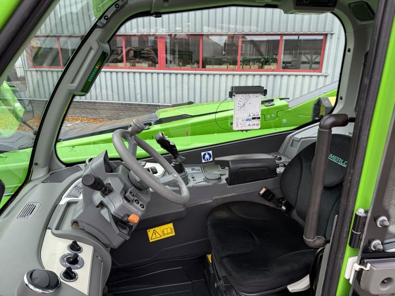 Merlo TF35.7-140 Telehandler - Chargeuse sur pneus télescopique: photos 5 Merlo TF35.7-140 Telehandler - Chargeuse sur pneus télescopique: photos 5
