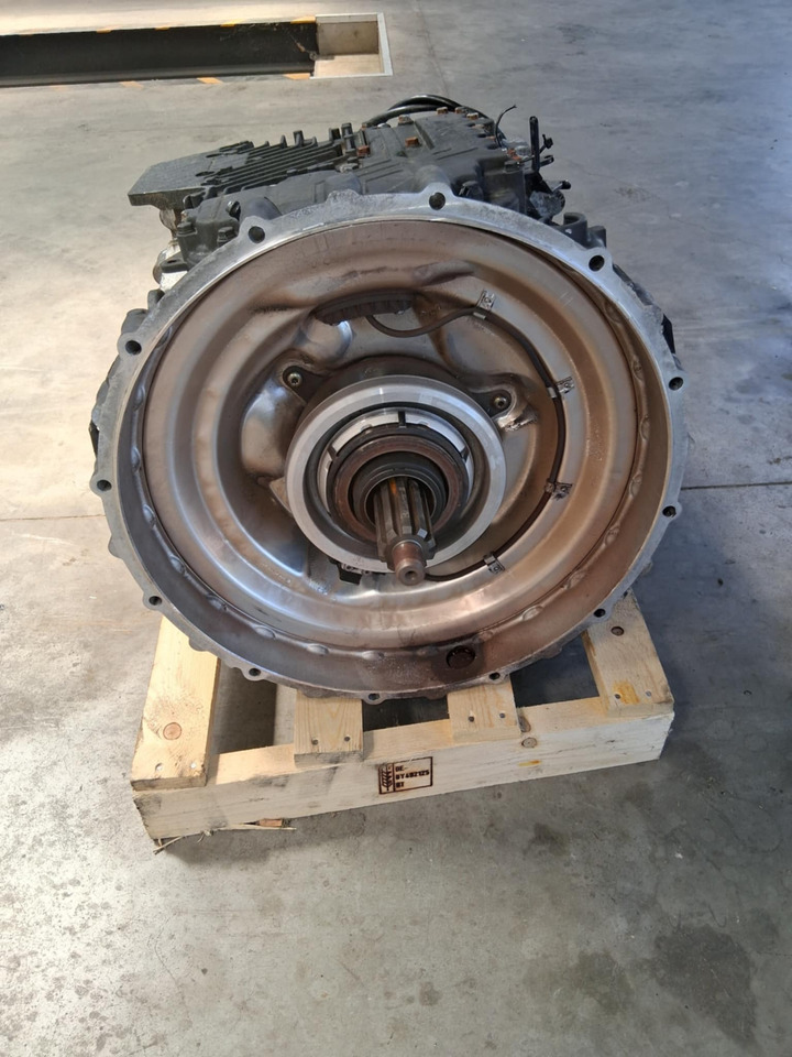 MAN TGS - Boîte de vitesse: photos 2 MAN TGS - Boîte de vitesse: photos 2