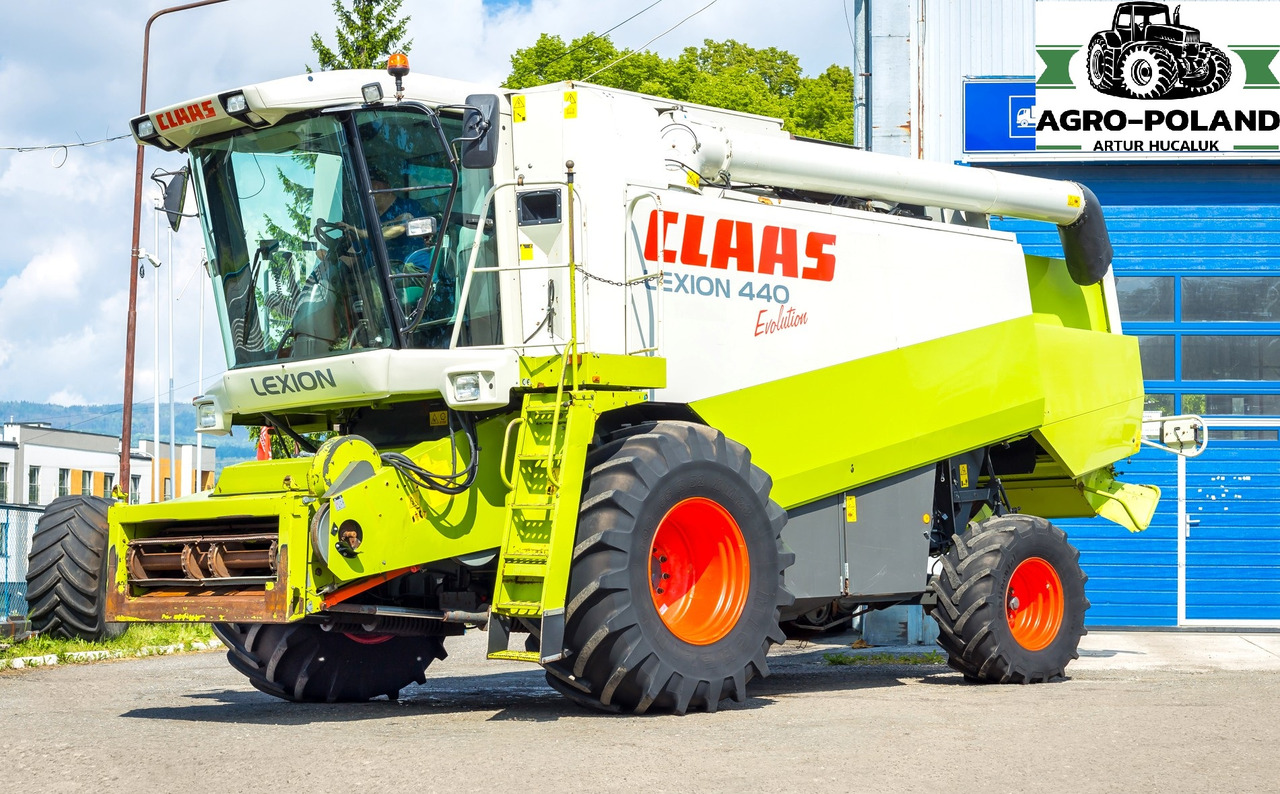 CLAAS LEXION 440 EVOLUTION - 2003 ROK + CLAAS VARIO 600 - 2014 ROK - Moissonneuse-batteuse: photos 1 CLAAS LEXION 440 EVOLUTION - 2003 ROK + CLAAS VARIO 600 - 2014 ROK - Moissonneuse-batteuse: photos 1