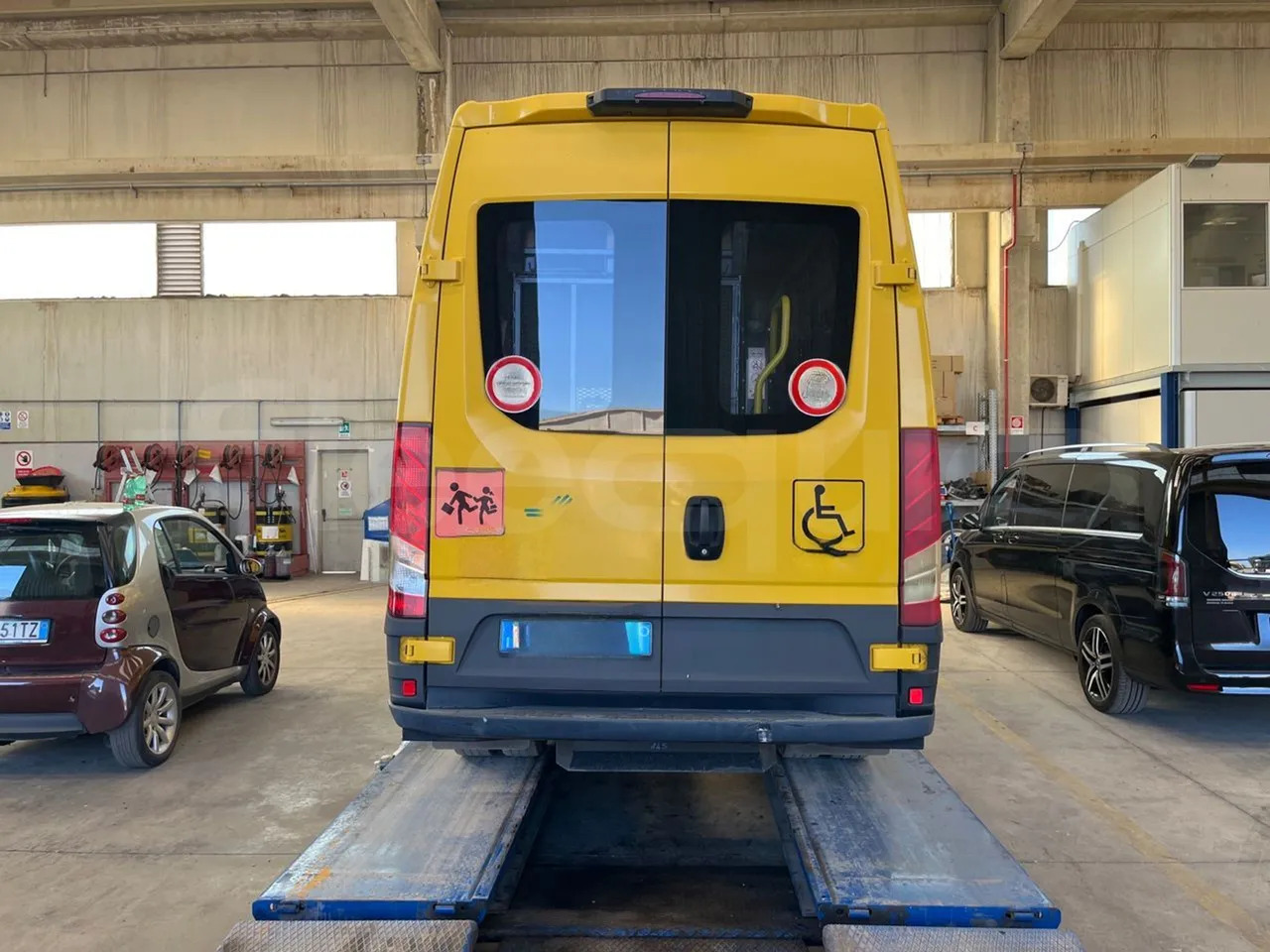 Iveco Daily - Bus scolaire: photos 4 Iveco Daily - Bus scolaire: photos 4