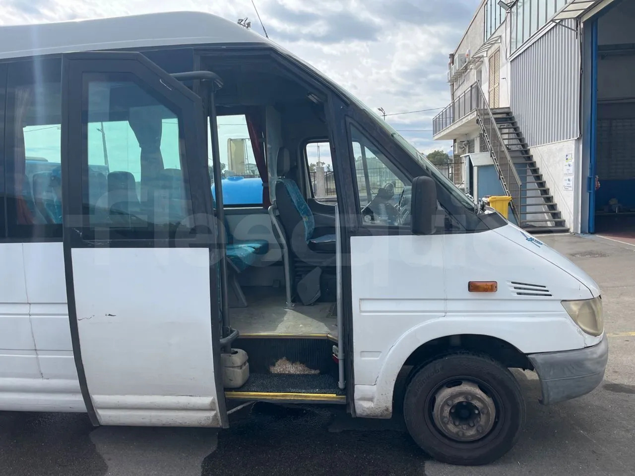 Bus interurbain Mercedes-Benz Sprinter: photos 15