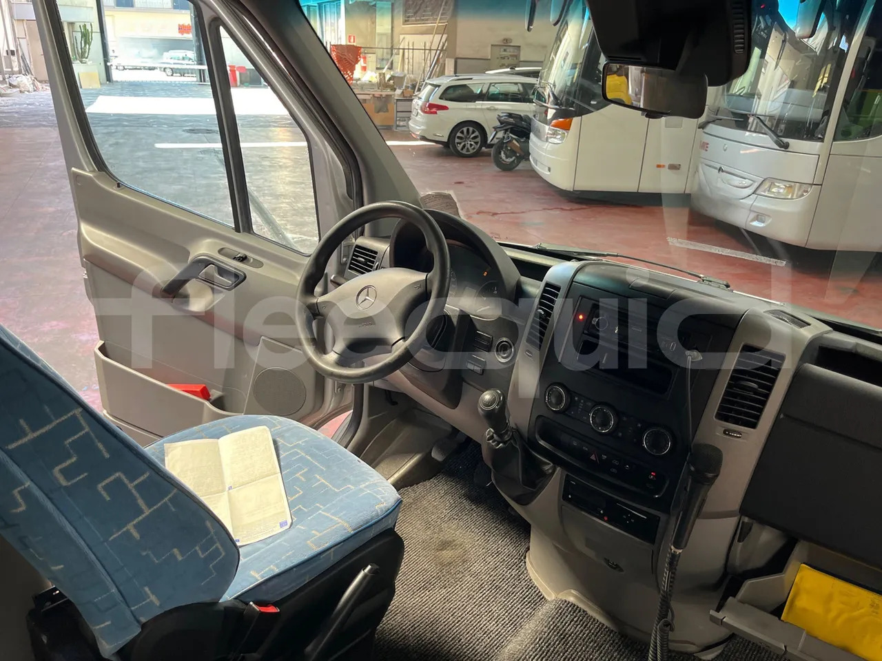 Bus interurbain Mercedes-Benz Sprinter: photos 19 Bus interurbain Mercedes-Benz Sprinter: photos 19