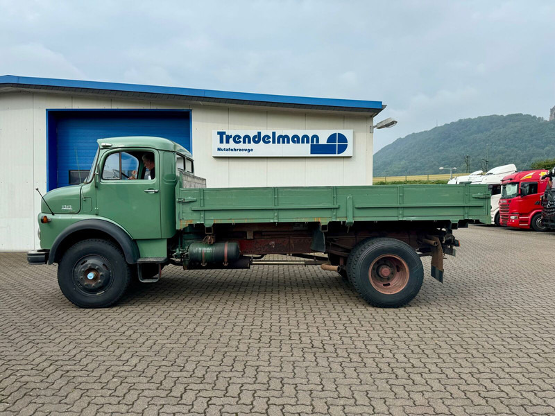 Mercedes-Benz LK 1313 Haubenwagen Oldtimer 3 Wischer hohe Scheibe - Camion benne: photos 1 Mercedes-Benz LK 1313 Haubenwagen Oldtimer 3 Wischer hohe Scheibe - Camion benne: photos 1