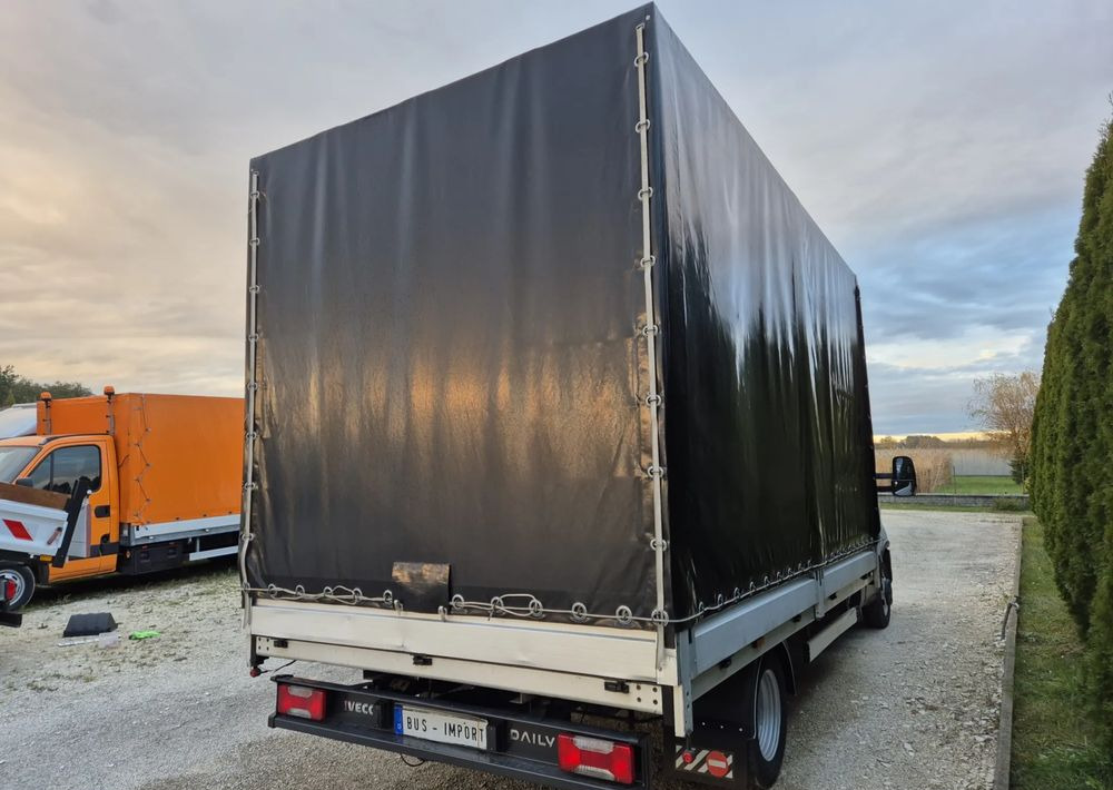 Iveco 35C14 - Utilitaire plateau: photos 4 Iveco 35C14 - Utilitaire plateau: photos 4