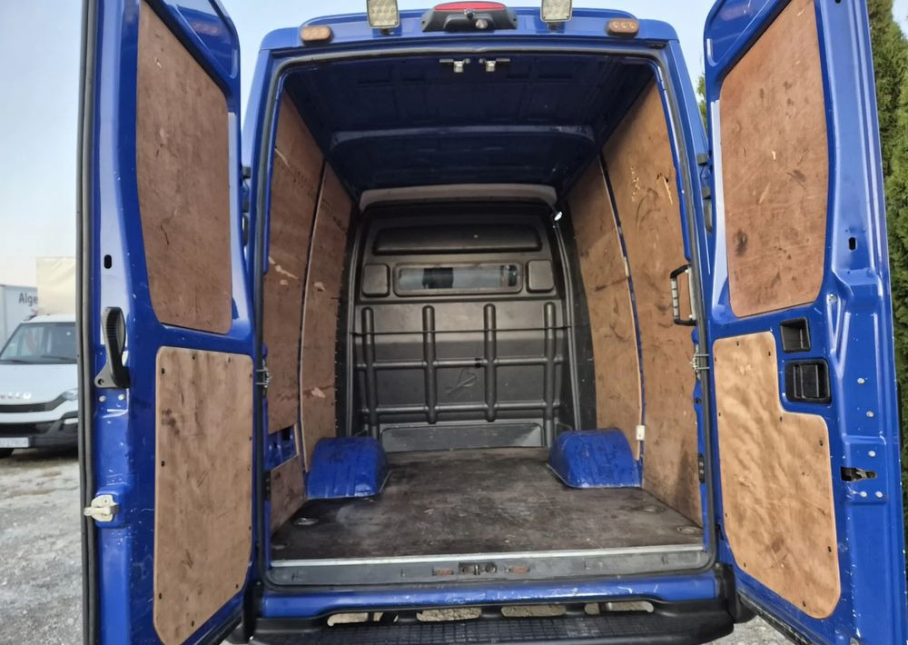 Iveco 35C17/ 3.0 170KM/ - Utilitaire double cabine: photos 5 Iveco 35C17/ 3.0 170KM/ - Utilitaire double cabine: photos 5