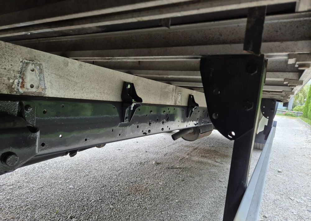 Iveco 65c17 70c17 50c15 3.0 170KM - Utilitaire plateau: photos 5 Iveco 65c17 70c17 50c15 3.0 170KM - Utilitaire plateau: photos 5