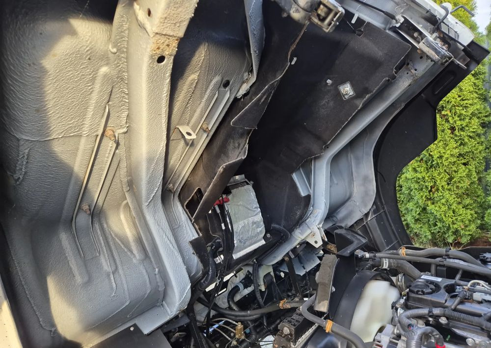 Camion à rideaux coulissants Nissan ATLEON 3.0 150KM: photos 18 Camion à rideaux coulissants Nissan ATLEON 3.0 150KM: photos 18