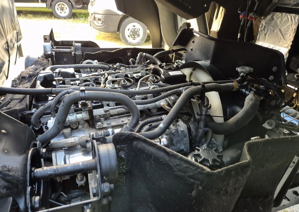 Camion à rideaux coulissants Nissan ATLEON 3.0 150KM: photos 15 Camion à rideaux coulissants Nissan ATLEON 3.0 150KM: photos 15