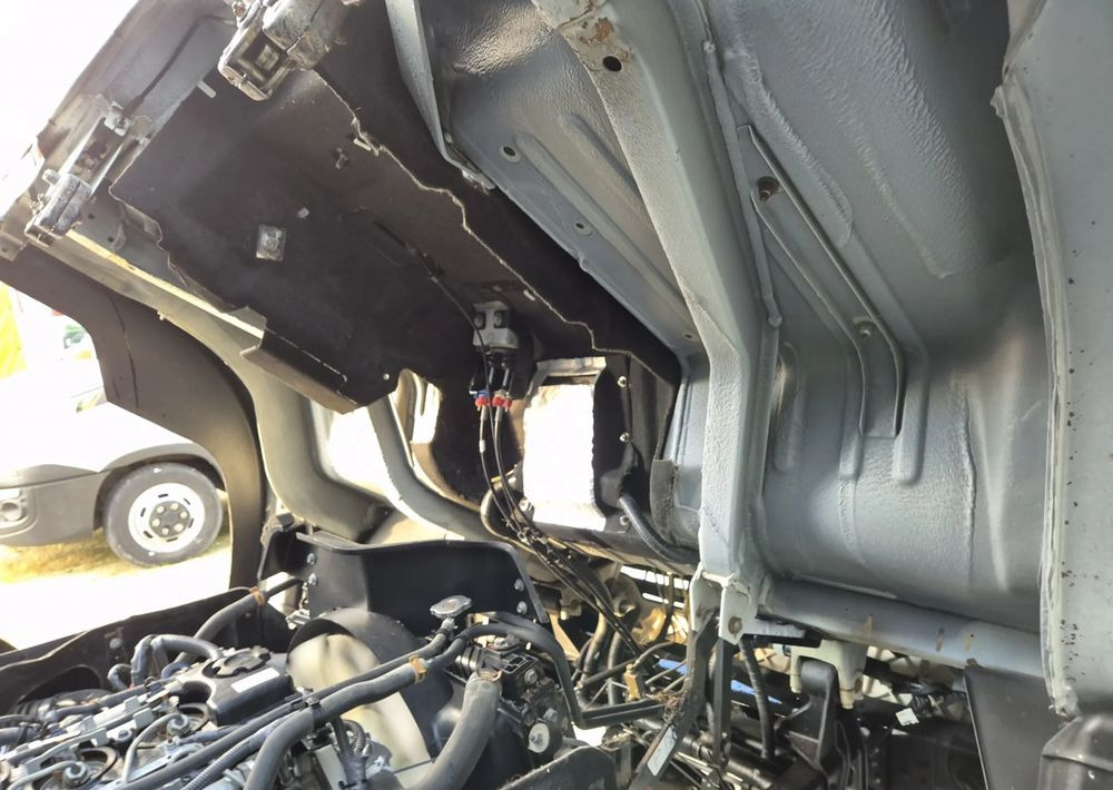 Camion à rideaux coulissants Nissan ATLEON 3.0 150KM: photos 16 Camion à rideaux coulissants Nissan ATLEON 3.0 150KM: photos 16