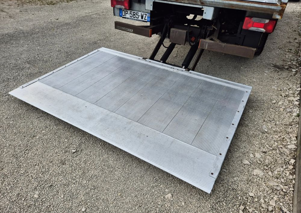 Winda Dhollandia 750kg Iveco , 2015 rok ,stan bdb! - Hayon élévateur: photos 3 Winda Dhollandia 750kg Iveco , 2015 rok ,stan bdb! - Hayon élévateur: photos 3