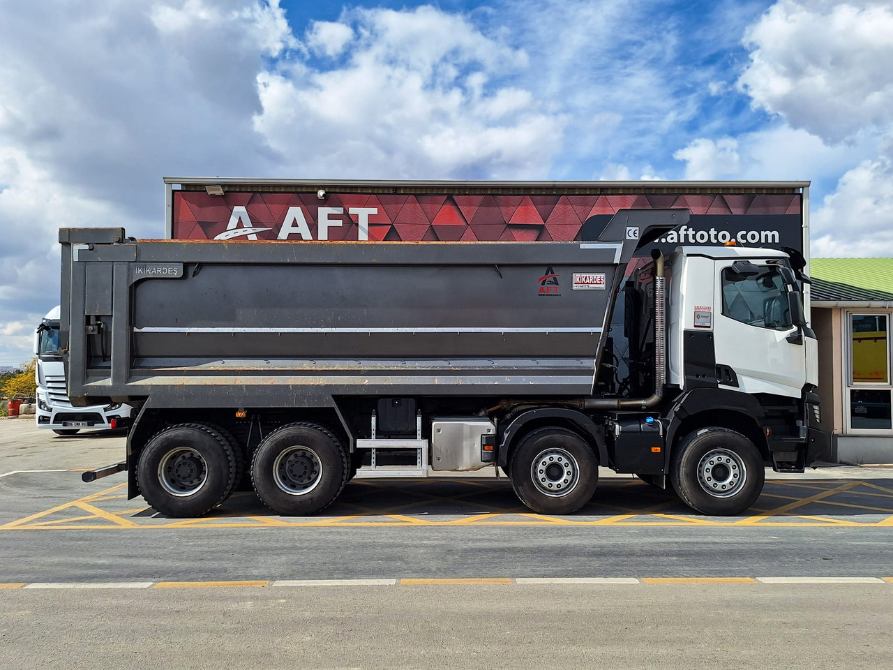 RENAULT K 520 - Camion benne: photos 4 RENAULT K 520 - Camion benne: photos 4