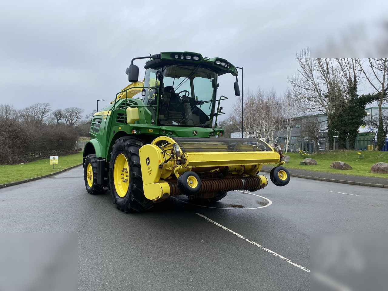 2020 JOHN DEERE 8600 - Ensileuse: photos 3 2020 JOHN DEERE 8600 - Ensileuse: photos 3