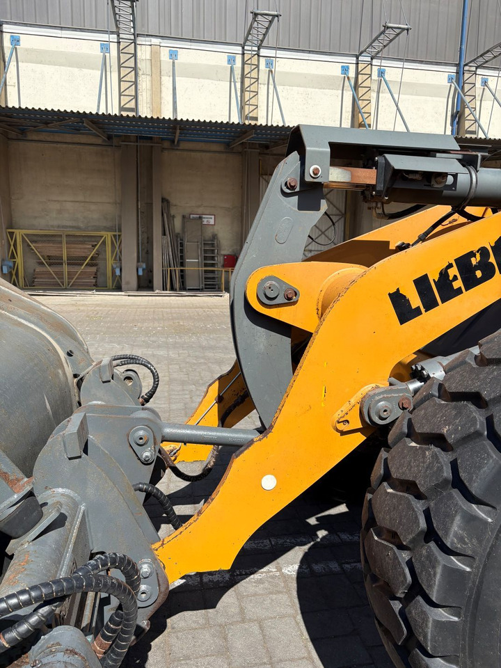 Liebherr L538 - Chargeuse sur pneus: photos 2 Liebherr L538 - Chargeuse sur pneus: photos 2