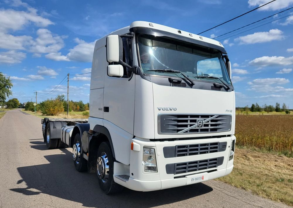 Volvo FH 500 8x2 - Châssis cabine: photos 2 Volvo FH 500 8x2 - Châssis cabine: photos 2