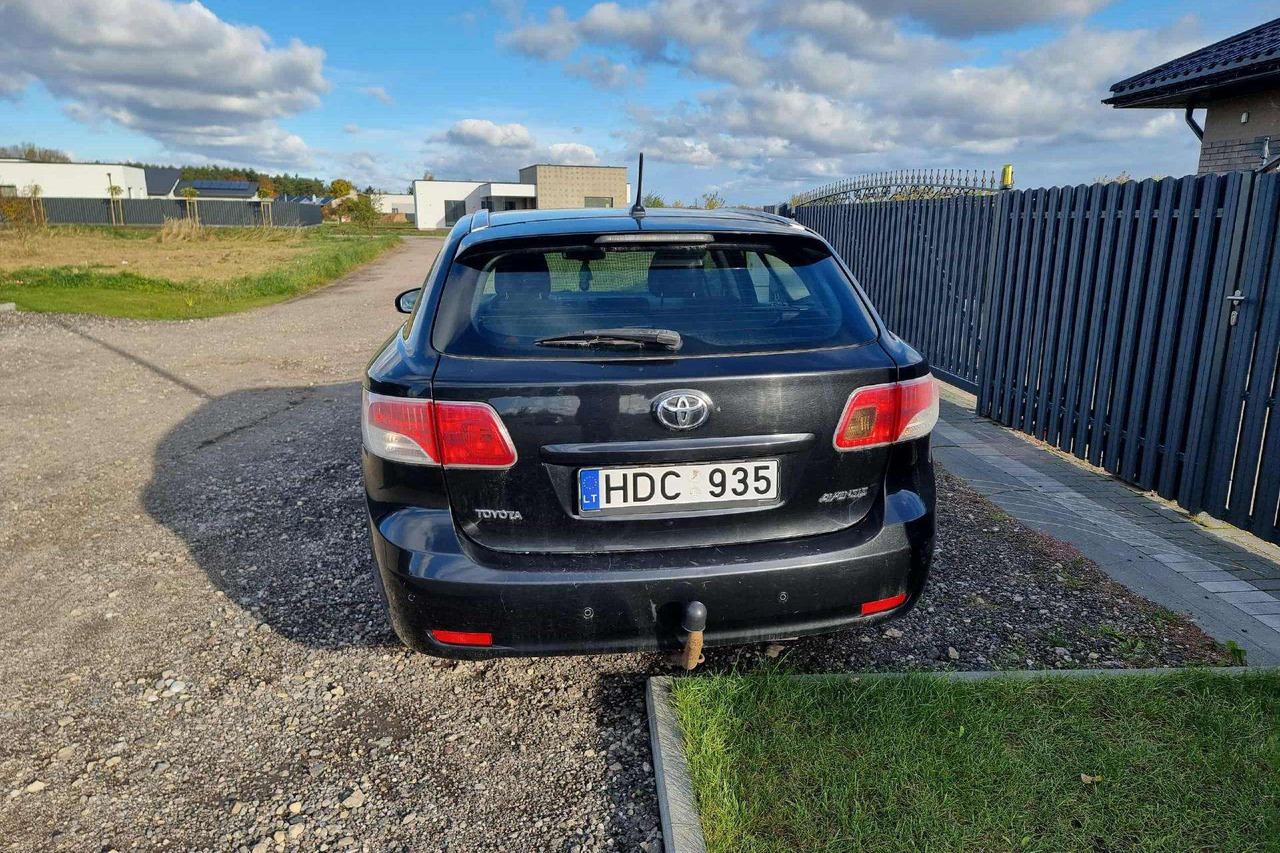 Toyota Avensis - Voiture break: photos 4 Toyota Avensis - Voiture break: photos 4