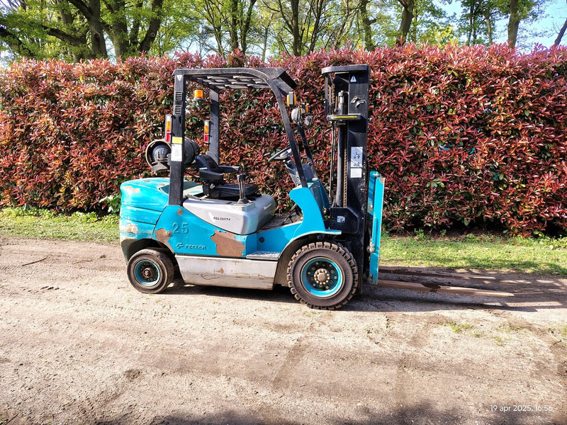 Feeler 2500 - Chariot élévateur à gaz: photos 4 Feeler 2500 - Chariot élévateur à gaz: photos 4
