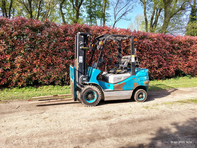 Feeler 2500 - Chariot élévateur à gaz: photos 3 Feeler 2500 - Chariot élévateur à gaz: photos 3