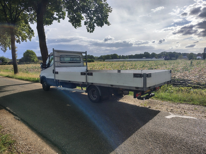Iveco Daily 35C180 - Utilitaire plateau: photos 4 Iveco Daily 35C180 - Utilitaire plateau: photos 4