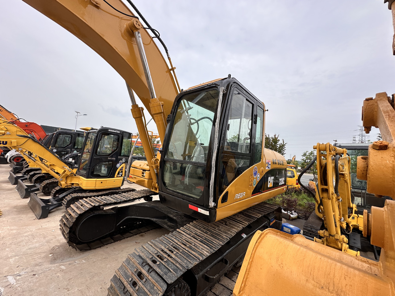 CATERPILLAR 320CL used excavator good condition for sale - Pelle sur chenille: photos 4 CATERPILLAR 320CL used excavator good condition for sale - Pelle sur chenille: photos 4