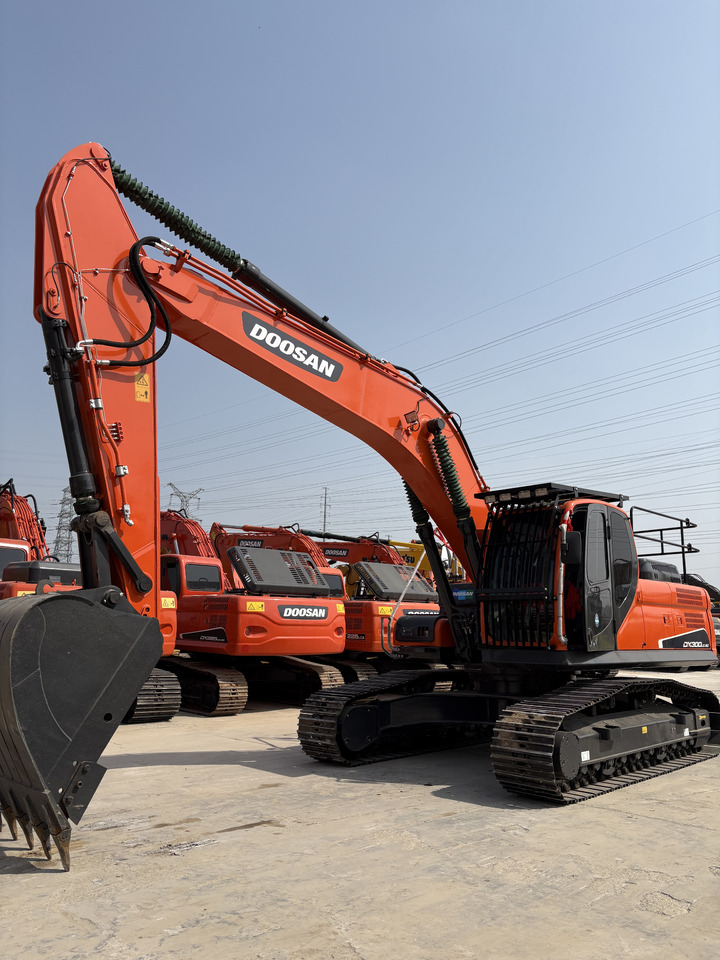 DOOSAN Dx300cl low work hours original excavator - Pelle sur chenille: photos 3 DOOSAN Dx300cl low work hours original excavator - Pelle sur chenille: photos 3