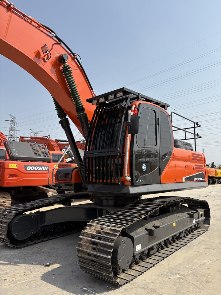 DOOSAN Dx300cl low work hours original excavator - Pelle sur chenille: photos 5 DOOSAN Dx300cl low work hours original excavator - Pelle sur chenille: photos 5
