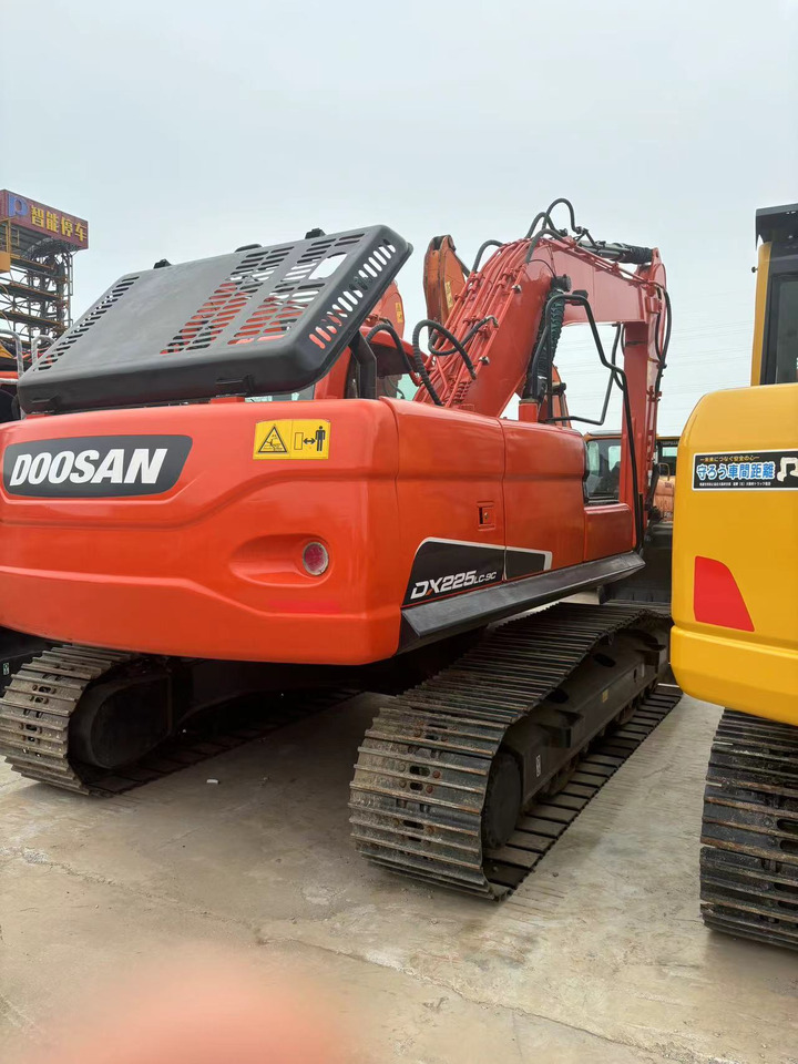 DOOSAN dx225 excavator original hot sale - Pelle sur chenille: photos 1 DOOSAN dx225 excavator original hot sale - Pelle sur chenille: photos 1