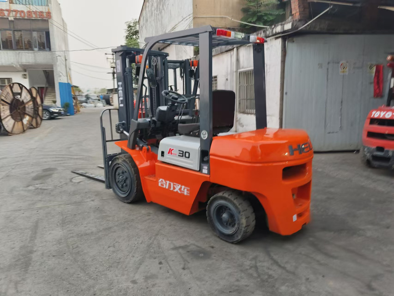 HELI k30 used diesel forklift Customizable mast clamps - Chariot élévateur diesel: photos 3 HELI k30 used diesel forklift Customizable mast clamps - Chariot élévateur diesel: photos 3
