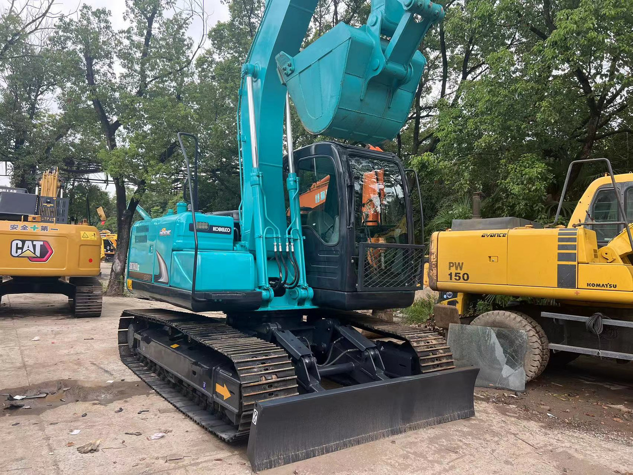 KOBELCO sk140 used excavator good condition for sale - Pelle sur chenille: photos 2 KOBELCO sk140 used excavator good condition for sale - Pelle sur chenille: photos 2