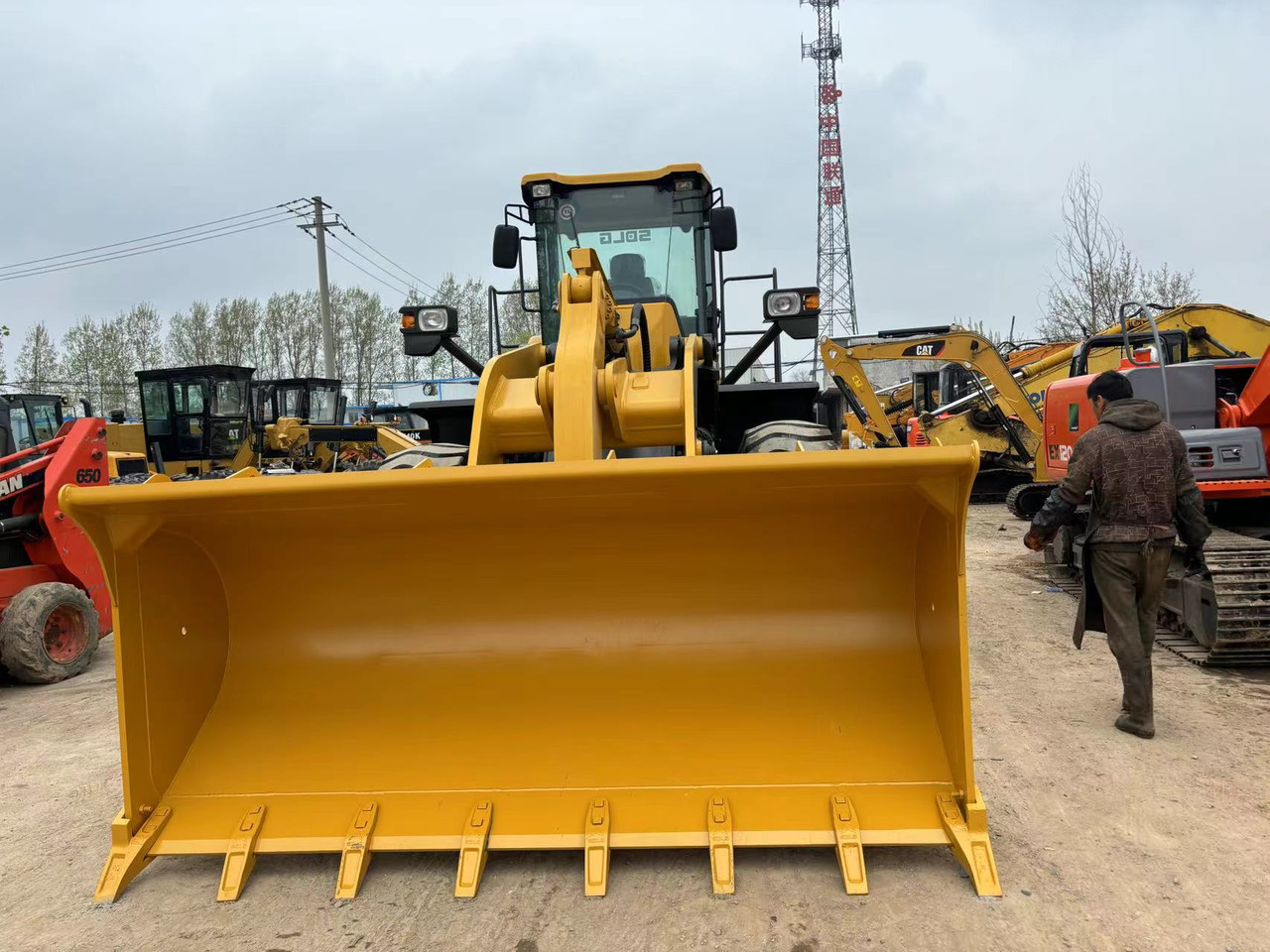 SDLG L956F china brand front loader 5 ton class - Chargeuse sur pneus: photos 2 SDLG L956F china brand front loader 5 ton class - Chargeuse sur pneus: photos 2