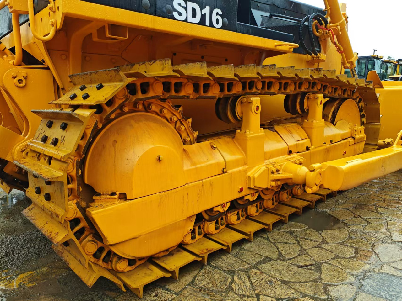 SHANTUI sd16 bullldozer made in china low price for sale - Bulldozer: photos 4 SHANTUI sd16 bullldozer made in china low price for sale - Bulldozer: photos 4