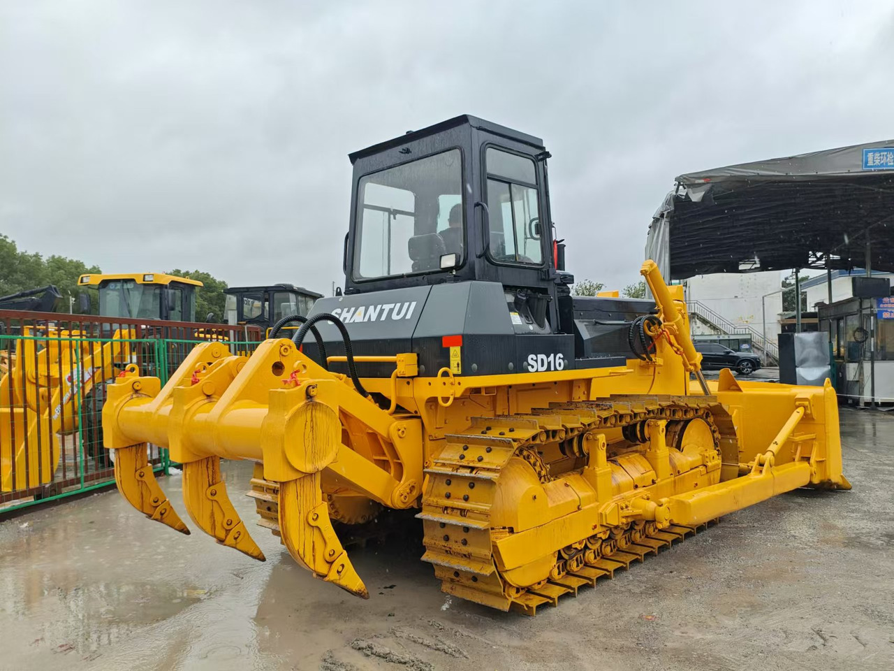 SHANTUI sd16 bullldozer made in china low price for sale - Bulldozer: photos 5 SHANTUI sd16 bullldozer made in china low price for sale - Bulldozer: photos 5