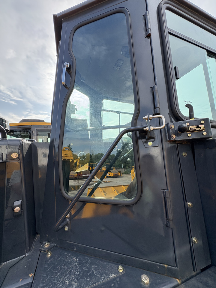 SHANTUI sd22 bulldozer 2024 new machine - Bulldozer: photos 5 SHANTUI sd22 bulldozer 2024 new machine - Bulldozer: photos 5