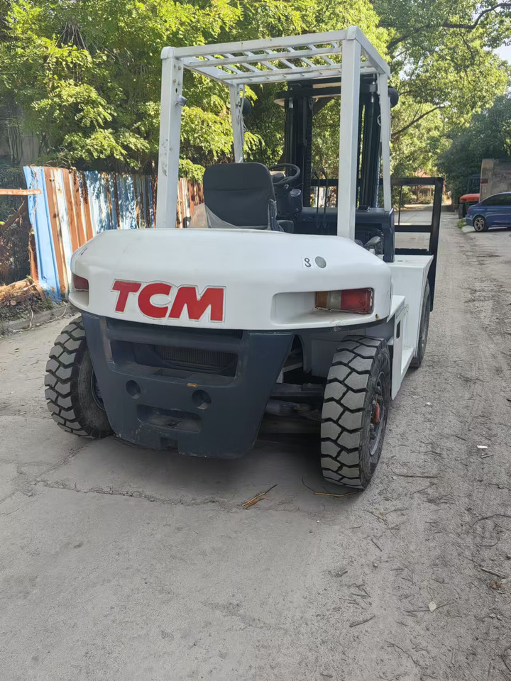 TCM FD50 Japan brand used 5 ton diesel forklift Customizable mast clamps - Chariot élévateur diesel: photos 2 TCM FD50 Japan brand used 5 ton diesel forklift Customizable mast clamps - Chariot élévateur diesel: photos 2