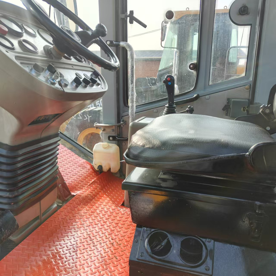 XCMG XS223J used road roller low hours factory price - Compacteur à pieds de mouton/ Monocylindre: photos 4 XCMG XS223J used road roller low hours factory price - Compacteur à pieds de mouton/ Monocylindre: photos 4