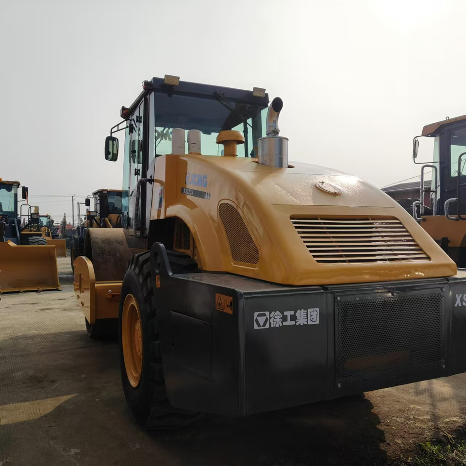 XCMG XS223J used road roller low hours factory price - Compacteur à pieds de mouton/ Monocylindre: photos 2 XCMG XS223J used road roller low hours factory price - Compacteur à pieds de mouton/ Monocylindre: photos 2