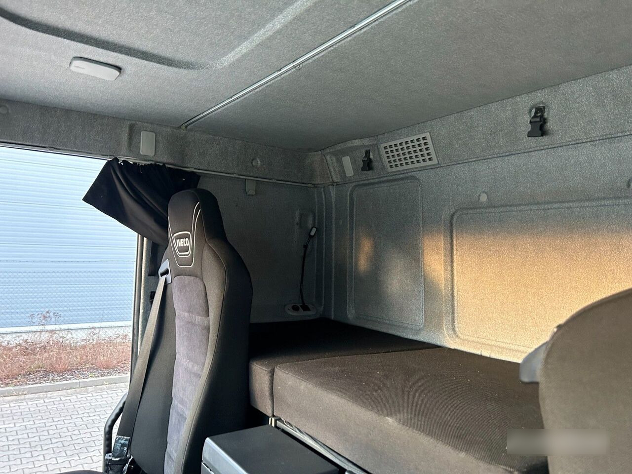 Camion porte-voitures IVECO Stralis 460: photos 12 Camion porte-voitures IVECO Stralis 460: photos 12