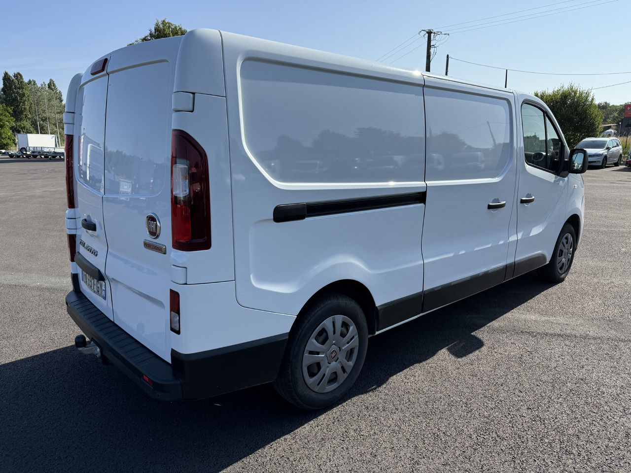 FIAT TALENTO 1T3 LH1 2.0MULTIJET120 PRO LOUNGE + ATTELAGE ET KIT BOIS COMPLET - Fourgon utilitaire: photos 5 FIAT TALENTO 1T3 LH1 2.0MULTIJET120 PRO LOUNGE + ATTELAGE ET KIT BOIS COMPLET - Fourgon utilitaire: photos 5