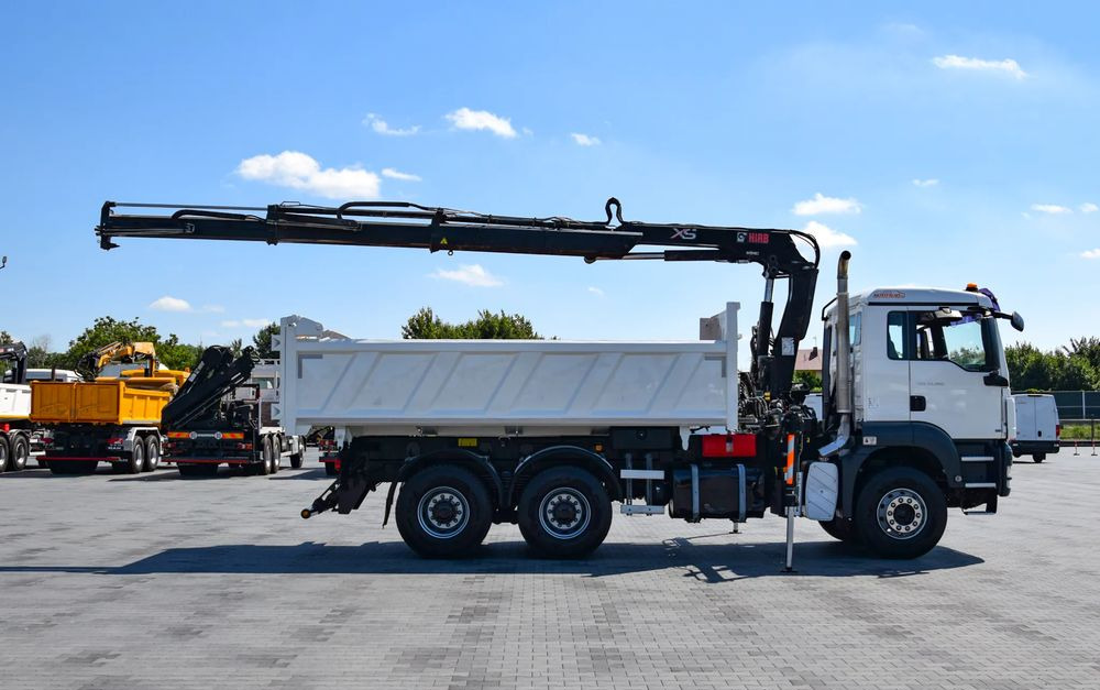MAN TGS 33.360 / 6x4 / HDS HIAB 122 E-2 HIDUO / STEROWANIE RADIOWE / WYWROTKA / HYDROBURTA / AUTOMAT / KLIMA / TEMPOMAT / KAMERA COFANIA / SPROWADZONY - Camion benne, Camion grue: photos 4 MAN TGS 33.360 / 6x4 / HDS HIAB 122 E-2 HIDUO / STEROWANIE RADIOWE / WYWROTKA / HYDROBURTA / AUTOMAT / KLIMA / TEMPOMAT / KAMERA COFANIA / SPROWADZONY - Camion benne, Camion grue: photos 4