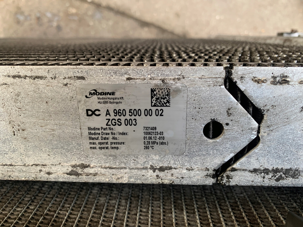 CHŁODNICA WODY POWIETRZA MERCEDES ACTROS MP4 MP 4 - Radiateur pour Camion: photos 3 CHŁODNICA WODY POWIETRZA MERCEDES ACTROS MP4 MP 4 - Radiateur pour Camion: photos 3