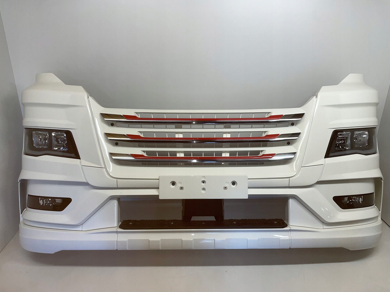 KOMPLETNY ZDERZAK MAN TG3 TGX3 TGX 3 ORYGINALNY KOLOR RAL 9010 - Pare-chocs pour Camion: photos 1 KOMPLETNY ZDERZAK MAN TG3 TGX3 TGX 3 ORYGINALNY KOLOR RAL 9010 - Pare-chocs pour Camion: photos 1