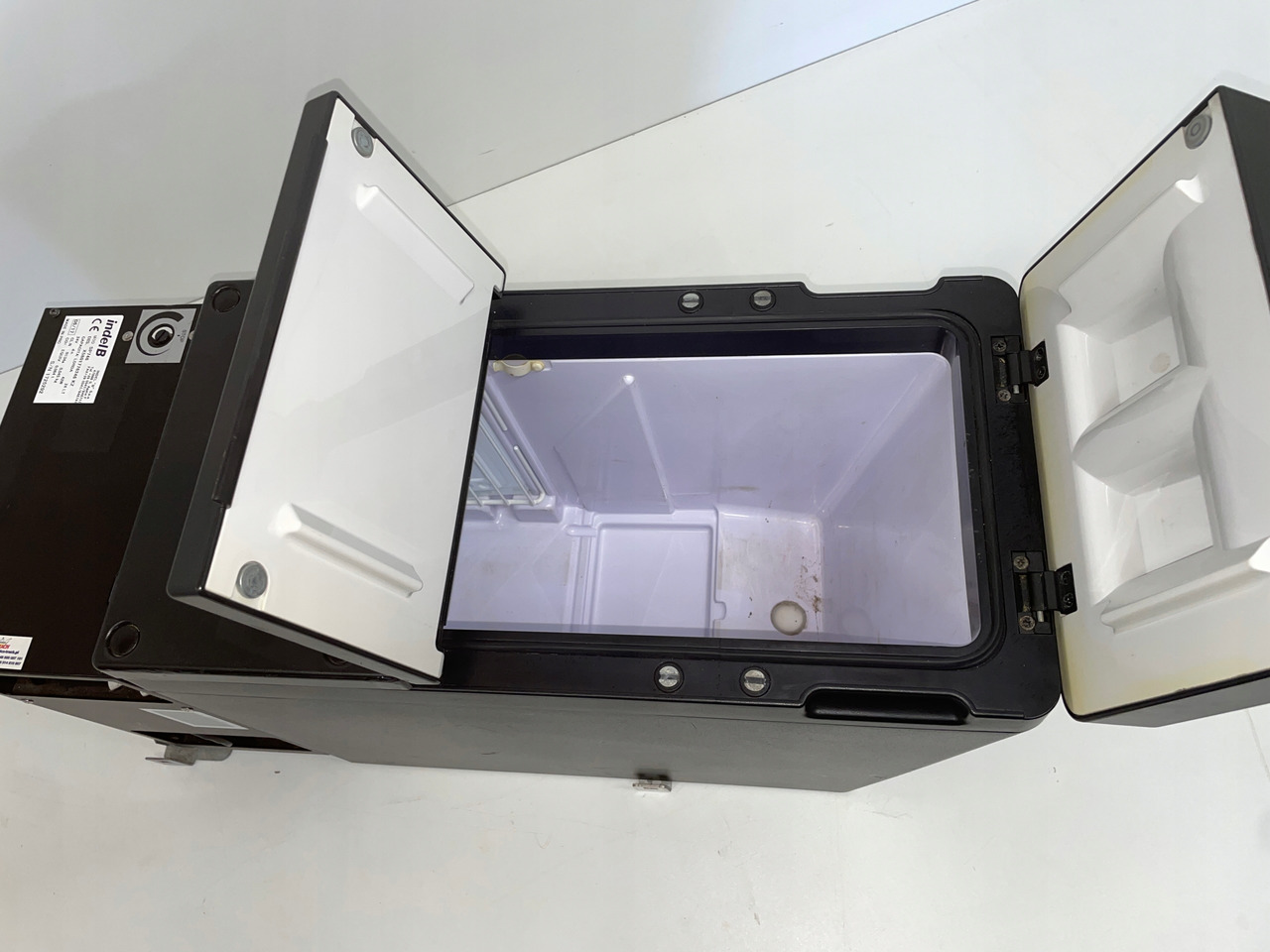 LODÓWKA CHŁODZIARKA IVECO STRALIS INTEL B 504195453 - Cabine et intérieur pour Camion: photos 4 LODÓWKA CHŁODZIARKA IVECO STRALIS INTEL B 504195453 - Cabine et intérieur pour Camion: photos 4