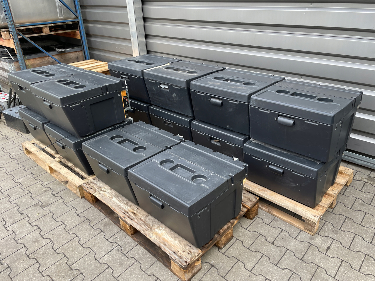 LODÓWKA IVECO HI-WAY HI WAY STRALIS - Cabine et intérieur pour Camion: photos 1 LODÓWKA IVECO HI-WAY HI WAY STRALIS - Cabine et intérieur pour Camion: photos 1