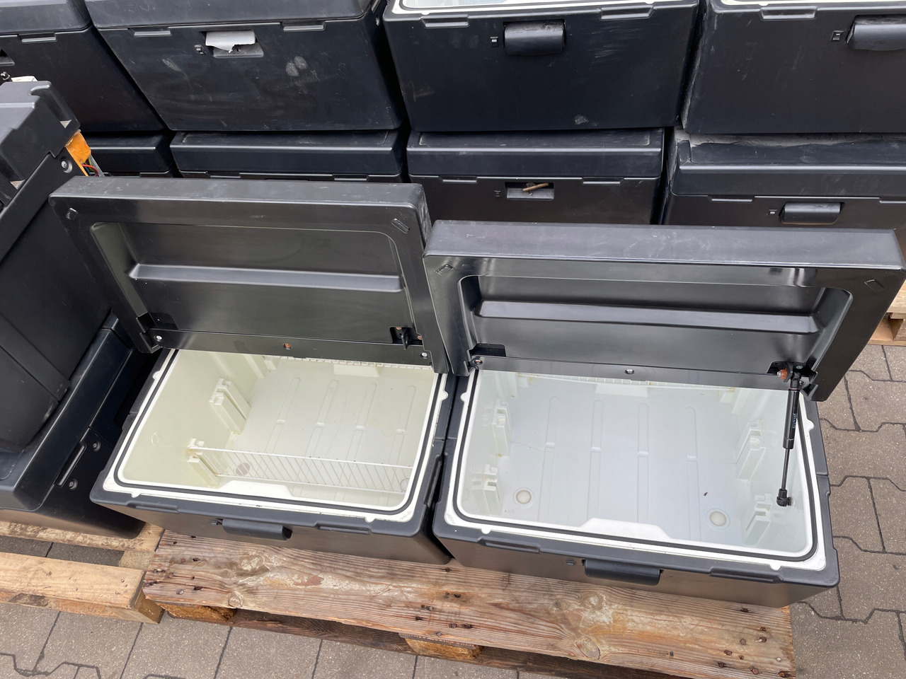 LODÓWKA IVECO HI-WAY HI WAY STRALIS - Cabine et intérieur pour Camion: photos 5 LODÓWKA IVECO HI-WAY HI WAY STRALIS - Cabine et intérieur pour Camion: photos 5