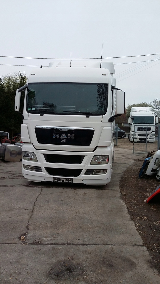 MASKA ATRAPA GRILL POLIK OWIEWKA MAN TGX - Capot pour Camion: photos 1 MASKA ATRAPA GRILL POLIK OWIEWKA MAN TGX - Capot pour Camion: photos 1