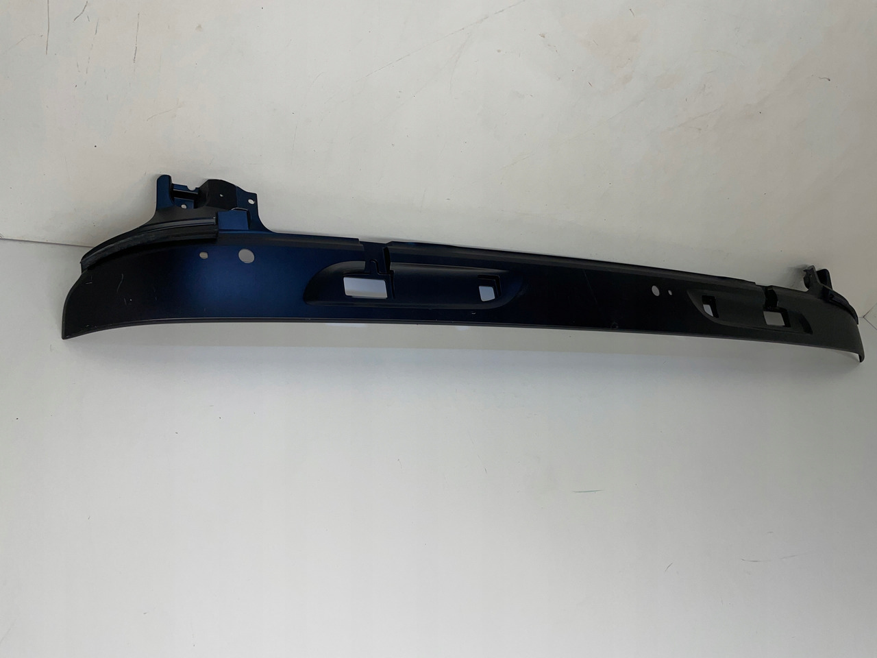 PODSZYBIE OSŁONA MASKOWNICA DAF CF 1980795 - Pare-brise pour Camion: photos 3 PODSZYBIE OSŁONA MASKOWNICA DAF CF 1980795 - Pare-brise pour Camion: photos 3