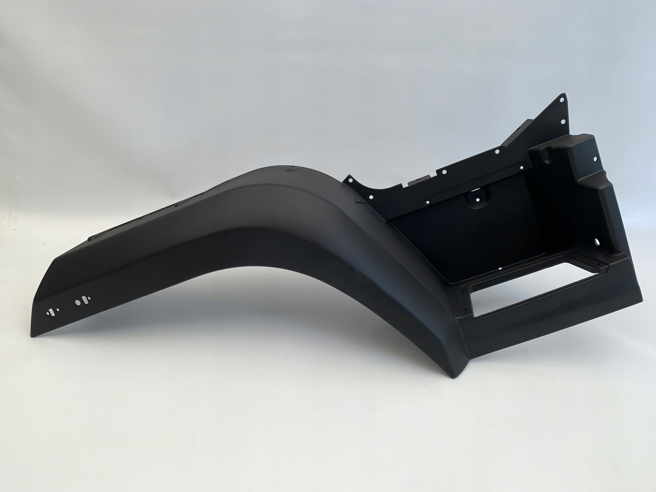 PRAWA STOPNICA BŁOTNIK MAN L2000M L 2000 M NR 1111 - Carrosserie et extérieur pour Camion: photos 1 PRAWA STOPNICA BŁOTNIK MAN L2000M L 2000 M NR 1111 - Carrosserie et extérieur pour Camion: photos 1