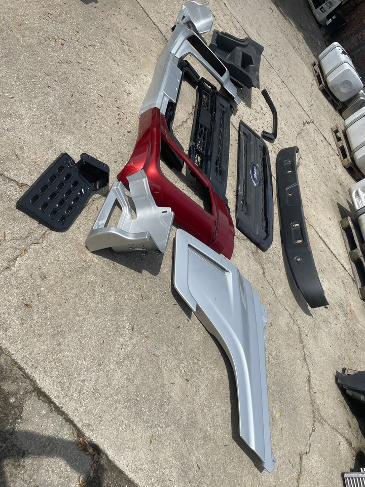 Przód Ford F-Max F Max Grill, Stopień , Stopnica Przedłużenie drzwi zderzak - Carrosserie et extérieur pour Camion: photos 3 Przód Ford F-Max F Max Grill, Stopień , Stopnica Przedłużenie drzwi zderzak - Carrosserie et extérieur pour Camion: photos 3